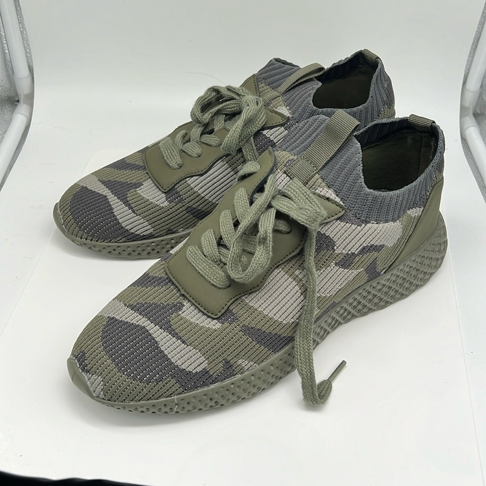 Men’s Blondo Waterproof Shoes- Size 9.5